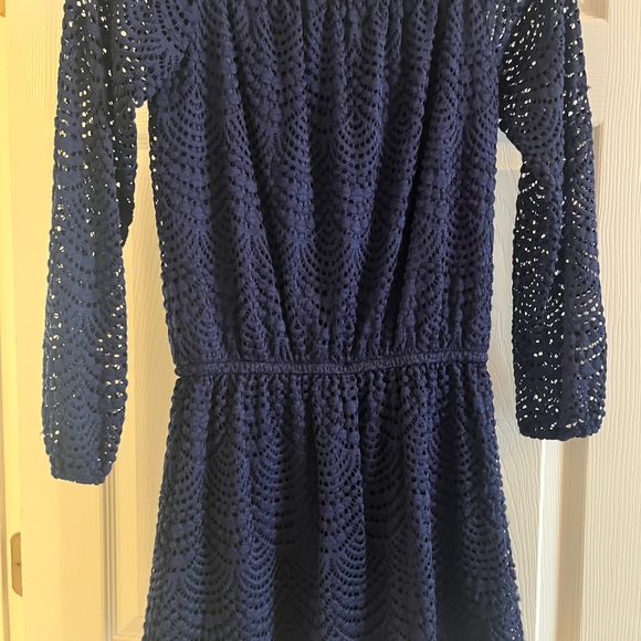 Lilly Pulitzer Lana Long Sleeve Off Shoulder Navy Romper Dress. Worn once. - Picture 4 of 4